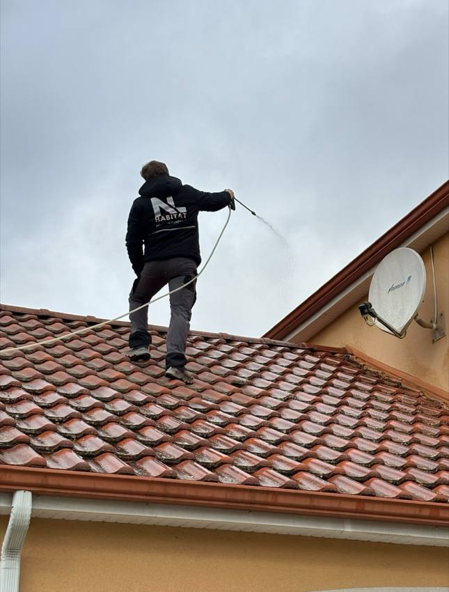 Nettoyage haute pression de toiture par NL Habitat